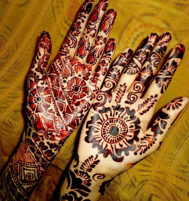 Pakistani Wedding Ceremony mehndi design photo                                   