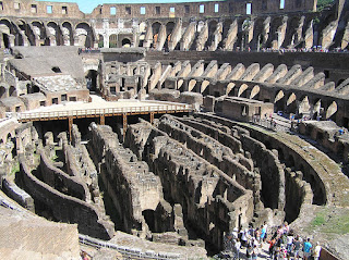 By E.V.Pita,  Rome: Colosseum, arena and hypogeum of Flavium Amphitheatre / Por E.V.Pita Coliseo de Roma: arena de gladiadores e hipogeo