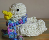 http://planetmfiles.com/2009/02/27/free-crochet-duck-pattern/