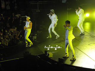 big bang k pop galaxy tour at prudential center taeyang dong young-bae, g dragon kwon ji-yong , top Choi Seung-hyun, daesung Kang Dae-sung, and senguri Lee Seung-hyun.