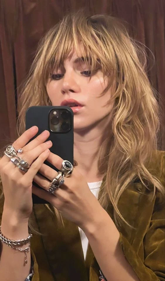 suki waterhouse hair bang