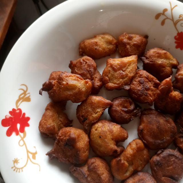 How To Make Delicious Banana-Flour Beignets At Home