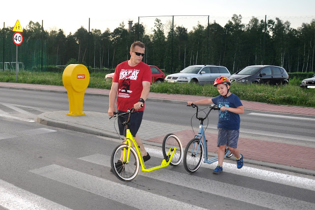 Hulajnoga z wielkimi kołami