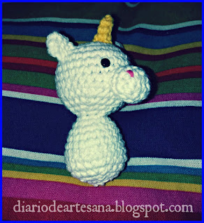 unicornio amigurumi en proceso