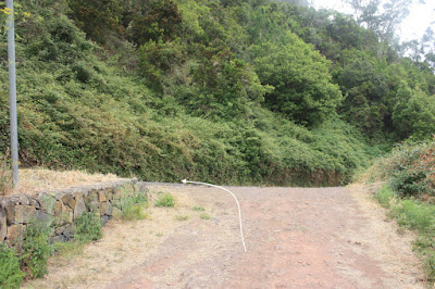 CRUZ DEL CARMEN - EL BATÁN -  CRUZ DEL CARMEN PR-TF-10 + PR-TF-11 + PR-TF-12, camino en el depósito municipal de agua de El Batán