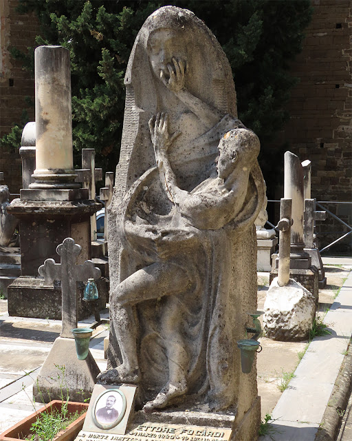 Funerary monument to Ettore Focardi, Cimitero delle Porte Sante (The Sacred Doors Cemetery), Via delle Porte Sante, Florence