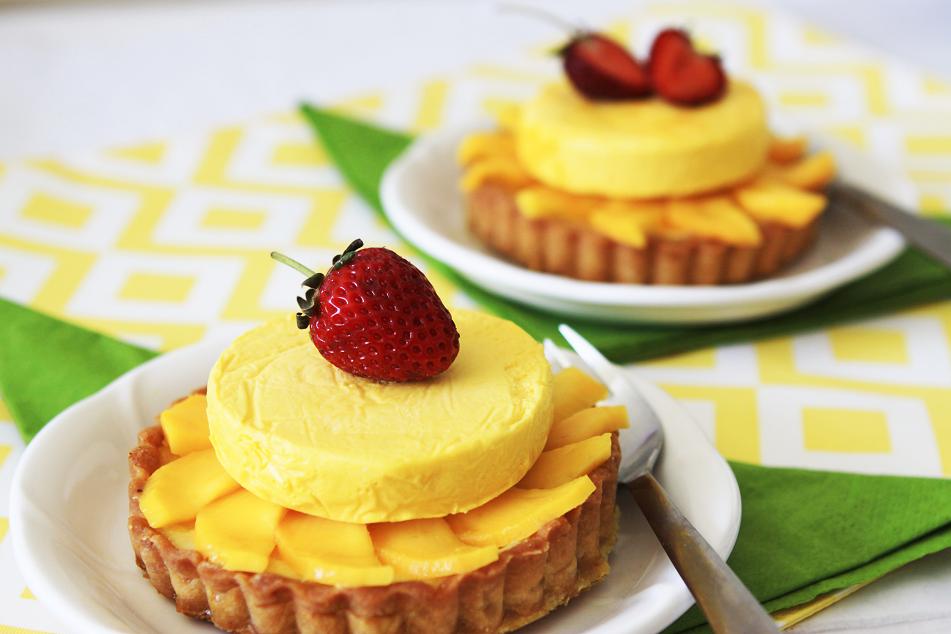 I love the yellow color of this tart It reminds me of sunny warm summer day 