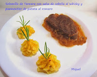 Solomillo de ternera con salsa de cebolla al whisky y parmentier de patata al romero