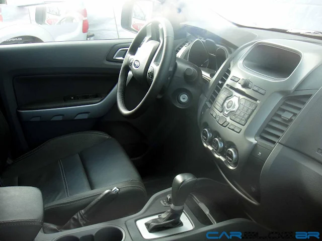 Nova Ford Ranger Limited - interior