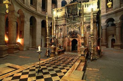 The tomb of Jesus Christ in the Holy Sepulchre, Church of the Holy Sepulchre 