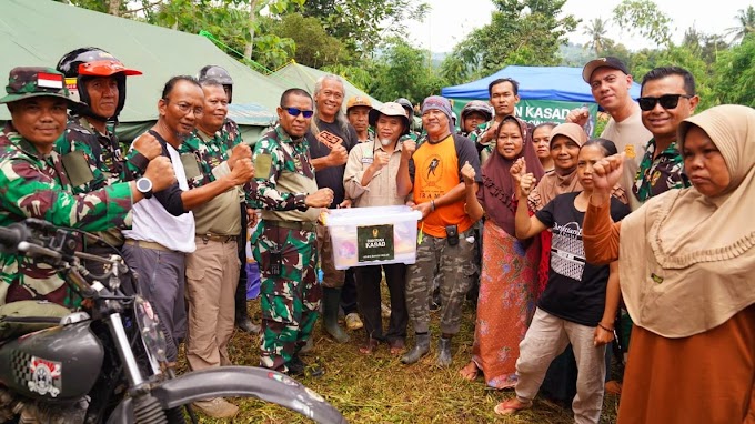 Jenderal Dudung Bantu Pengungsi Korban Gempa Bumi di Cianjur