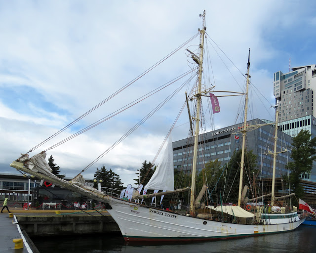 Zawisza Czarny, Nabrzeże Pomorskie, aleja Jana Pawła II, Gdynia