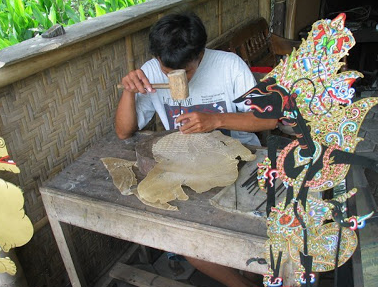 Cara pembuatan wayang kulit