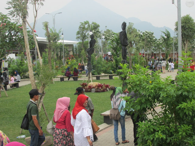 taman ghanjaran trawas mojokerto