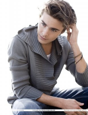 zac efron 2010 photoshoot. cute picz for zac efron