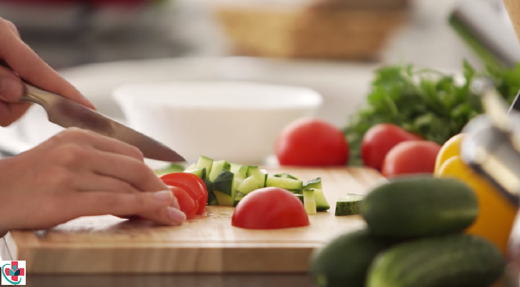 Chopping tomatoes