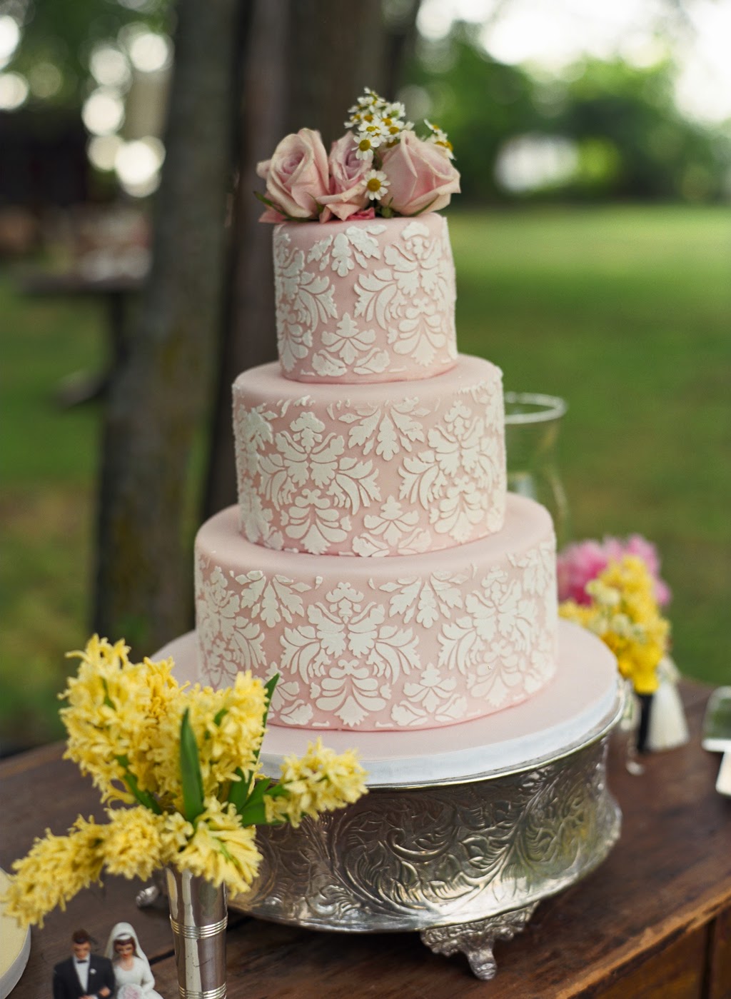silver wedding cake stands -stencil-wedding-cake-beach-weddings-silver-cake-stand-vintage-cake 