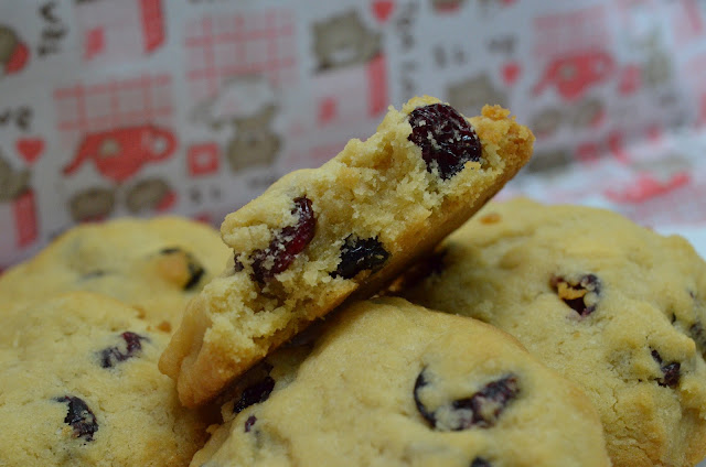 Galletas de chocolate blanco y arándanos