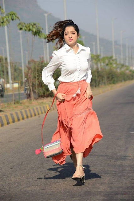 Richa Panai latest hot pics in mini skirt