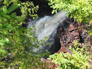 Misteri Lubang Air Terjun Devil's Kettle