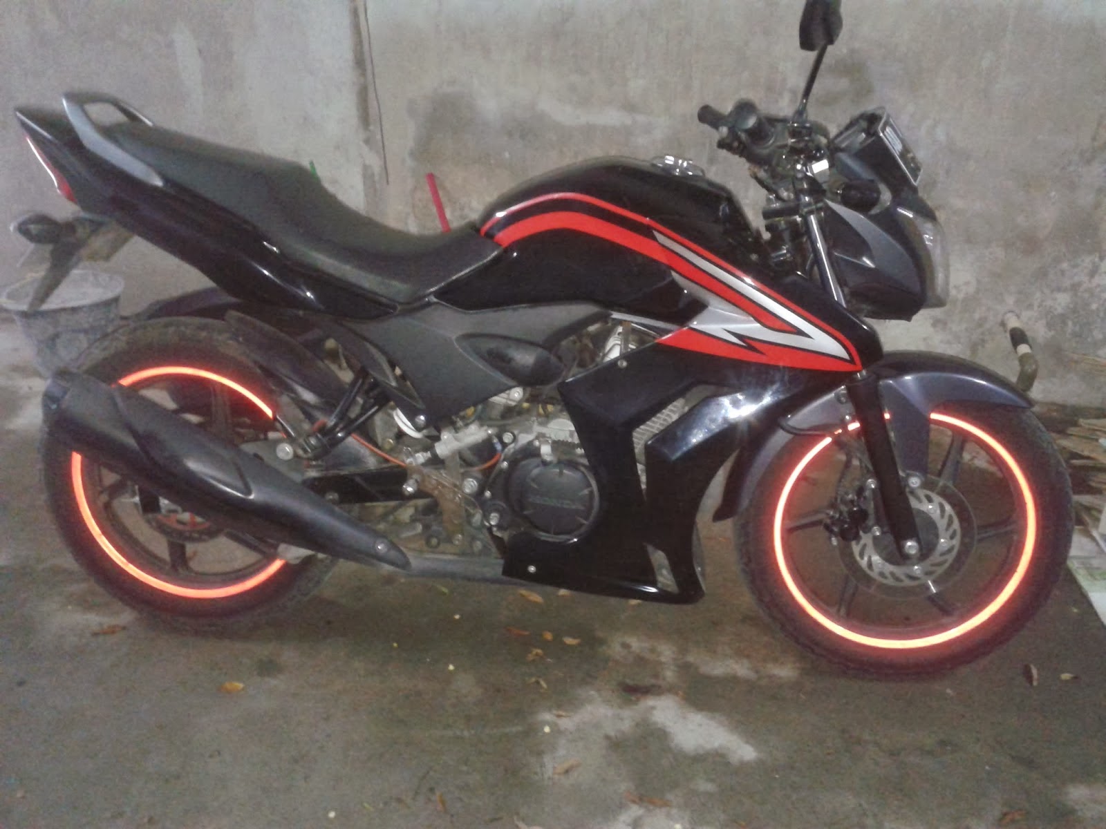 Gambar Honda Cbr 150r Warna Merah