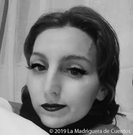 Imagen en B&N con ojos y labios maquillados de Ale de La Madriguera de Cuentos