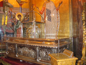 Η λάρνακα με τα άγια λείψανα του Αγίου Δημητρίου στον ομώνυμο ναό στη Θεσσαλονίκη.