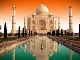 historical place essay in hindi