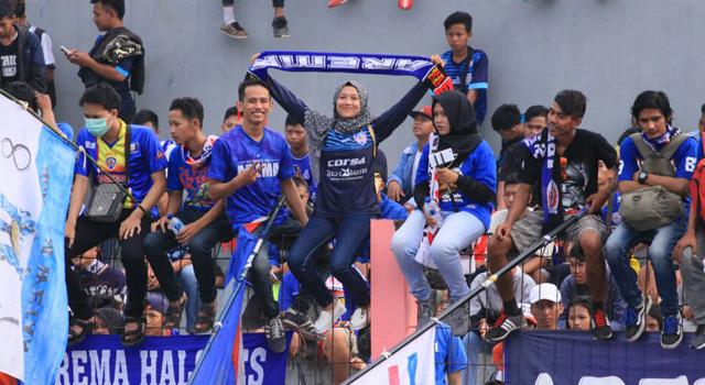 mp3 bapakku aremania ibuku aremanita