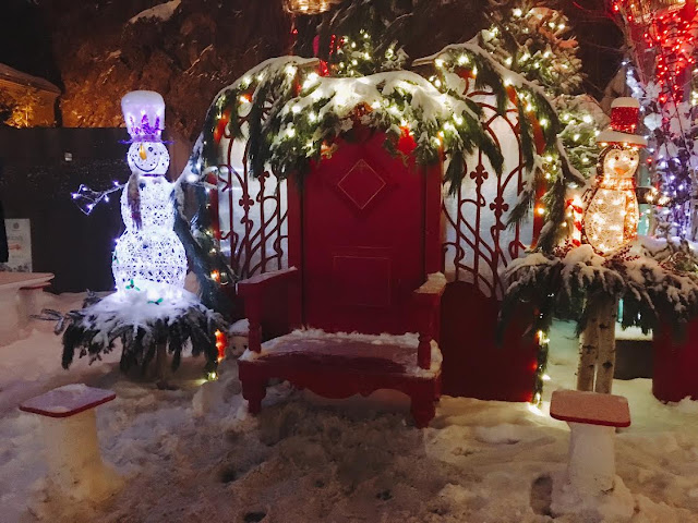 Santa's chair and Christmas decorations in Québec City, Canada