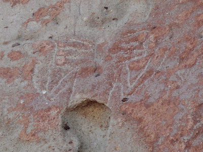 Valle dell'Arcoiris petroglifi