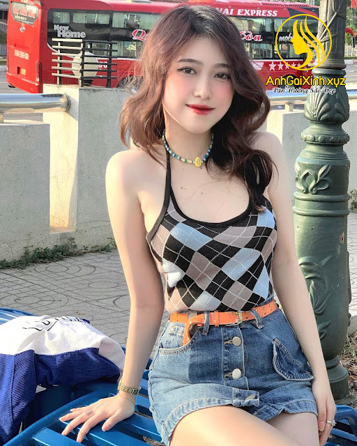 Hot Girl sài thành Thùy Linh mặt xinh dáng chuẩn sexy quyến rũ gợi cảm