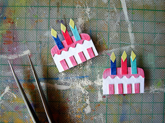 miniature paper cake 