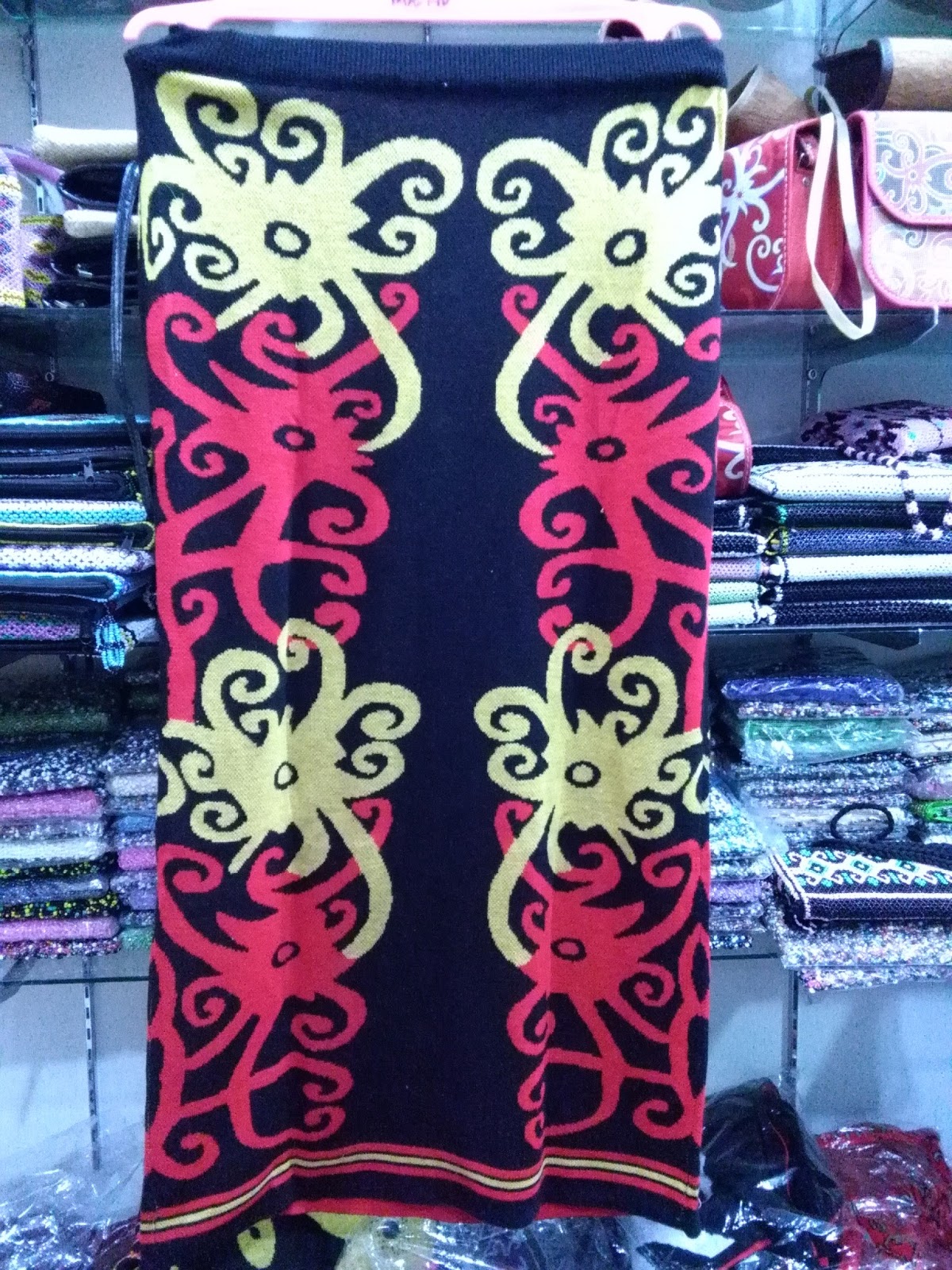 Batik Motif Dayak Khas Kalimantan 