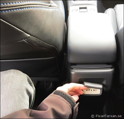 Baksätet-Levorg-USB-Laddare