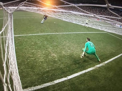 Fans claim Adrian's penalty save in UEFA Super Cup final shouldn't have stood, sunshevy.blogspot.com