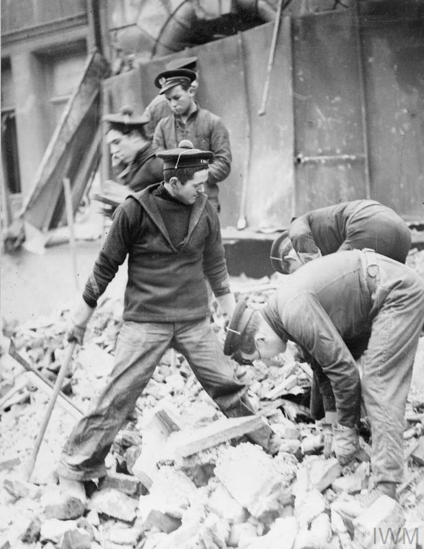 14 January 1941 worldwartwo.filminspector.com Portsmouth bomb damage