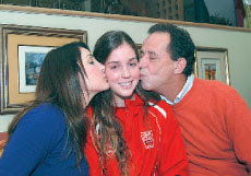 Raffaella Camet con su madre y padre 