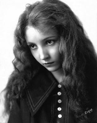 Bessie Love