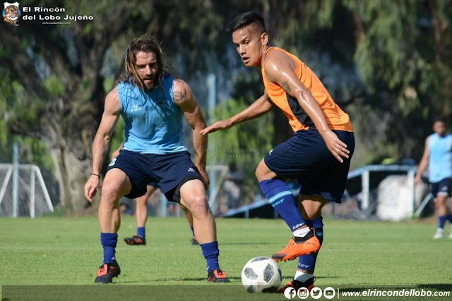 Practica de futbol en Papel NOA