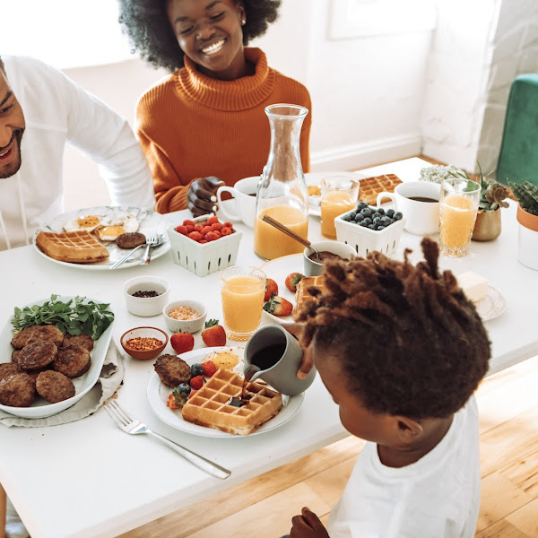 HOW TO MAKE EVERYDAY FAMILY MEALS FEEL A LITTLE MORE SPECIAL