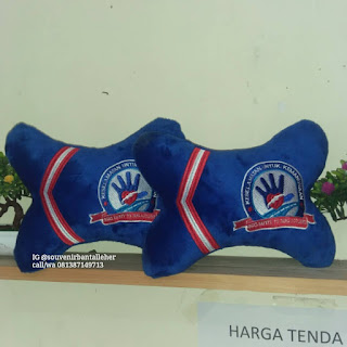 souvenir bantal senderan mobil