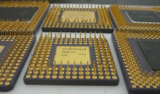 Oro usado en electrónica