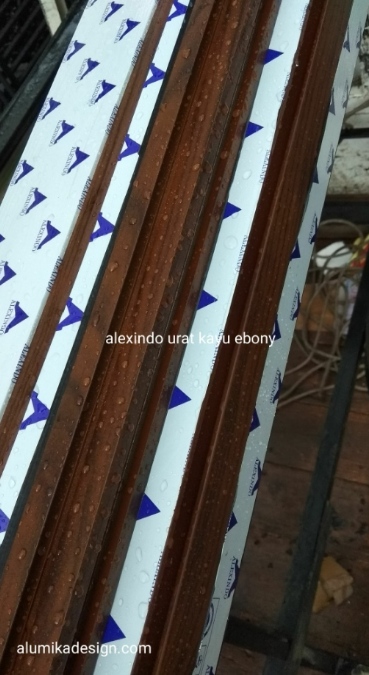 Aluminium Urat Kayu (Motif Serat Kayu)