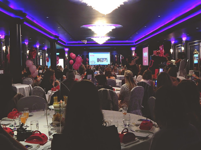 130 Irish bloggers at a blogger event in the G Hotel in Galway