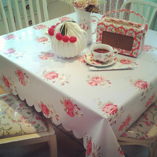 oilcloth cath and cath kidston roberts radio