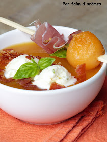 Soupe de melon, glace mozzarella basilic et pépites de jambon cru