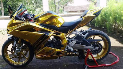 Honda CBR250RR modifikasi warna gold