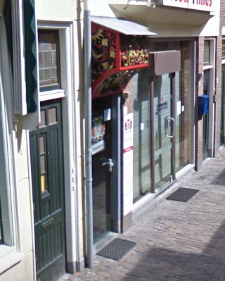 http://www.dutch-coffeeshops.com/coffeeshop-adresses/coffeeshops-leiden/coffeeshop-joy/