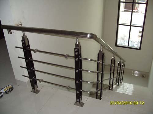 Info seputar Rumah dan Bangunan Railing Tangga  Stainless  